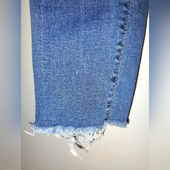 Old Navy Blue Skinny Jeans with Distressed Look - Picture 5 of 6